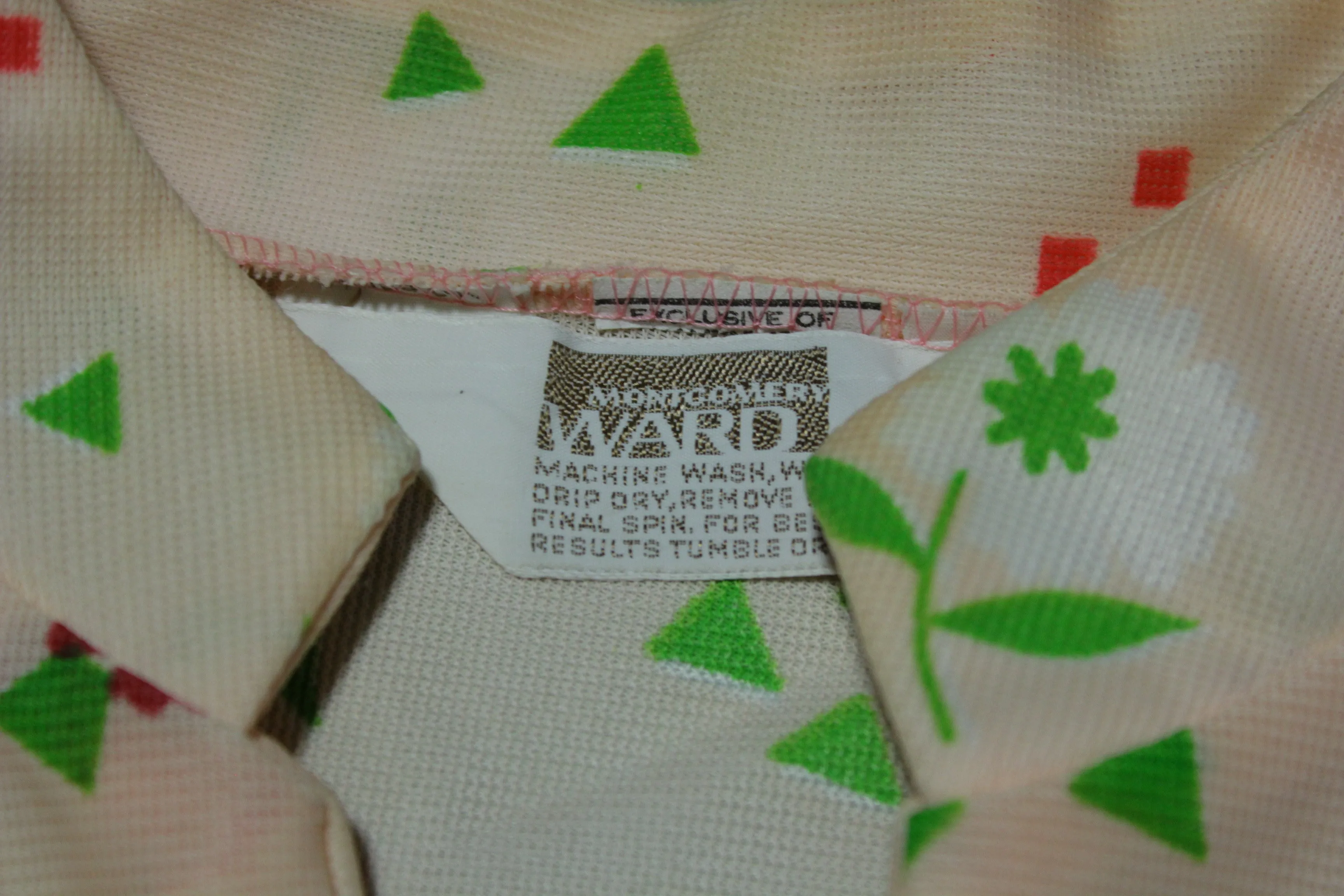 1970s Montgomery Ward Strawberry Vintage Dress