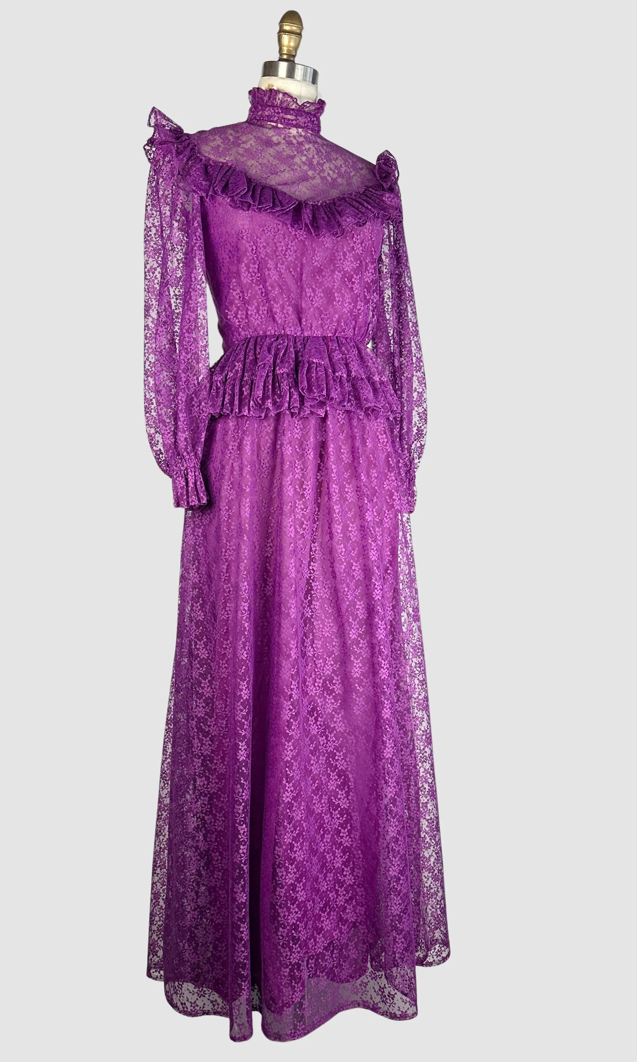 PRAIRIE TALE 70s Purple Chantilly Lace Granny  Dress  Small