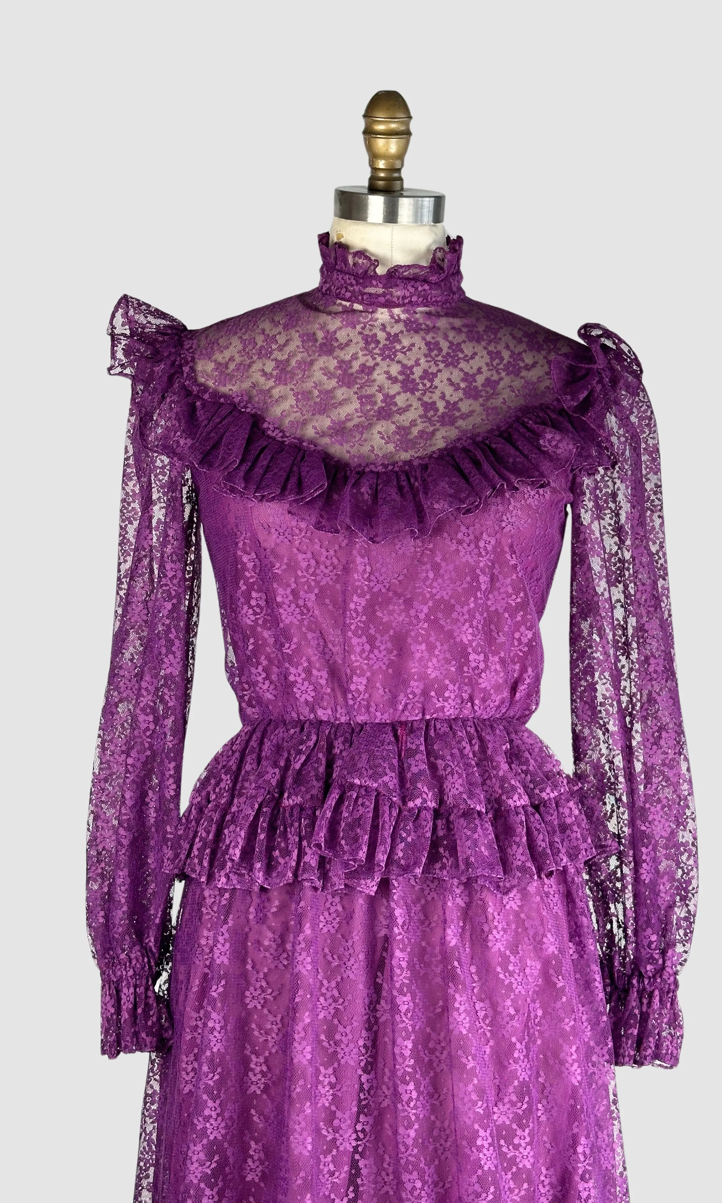 PRAIRIE TALE 70s Purple Chantilly Lace Granny  Dress  Small